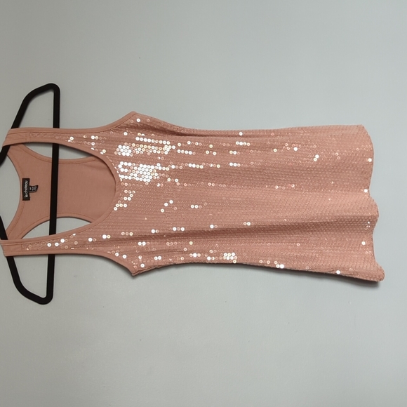 Le Chateau Sequin Tank. - Picture 1 of 5